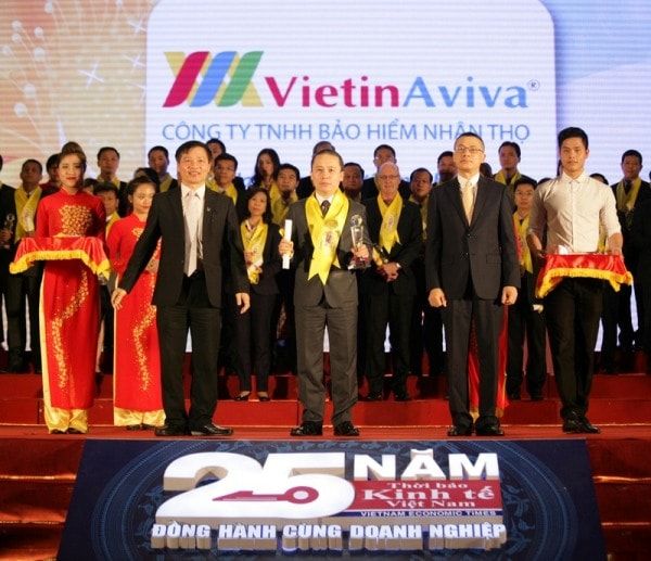 VietinAviva nhận danh hiệu Rồng Vàng 2015