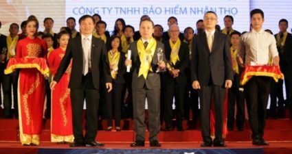 VietinAviva nhận danh hiệu Rồng Vàng 2015
